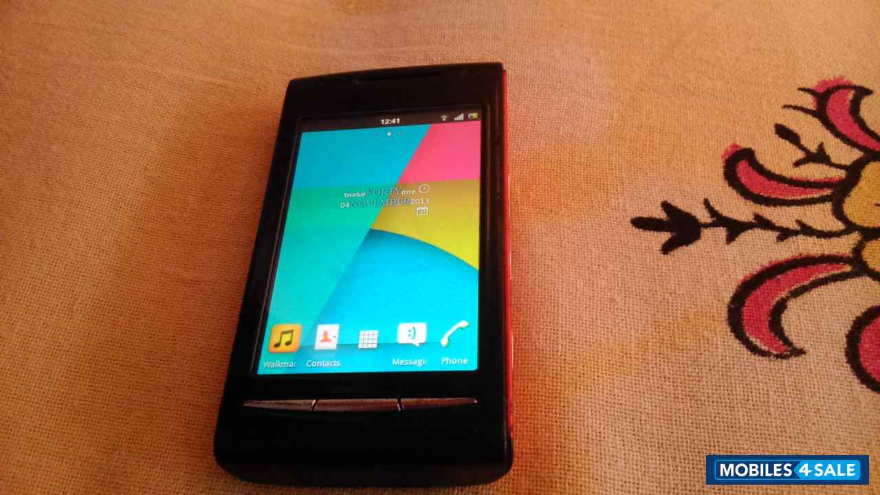 Black & Red Sony Ericsson Xperia X8