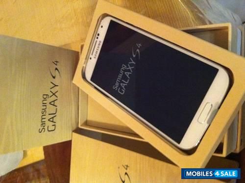 White Samsung Galaxy S4