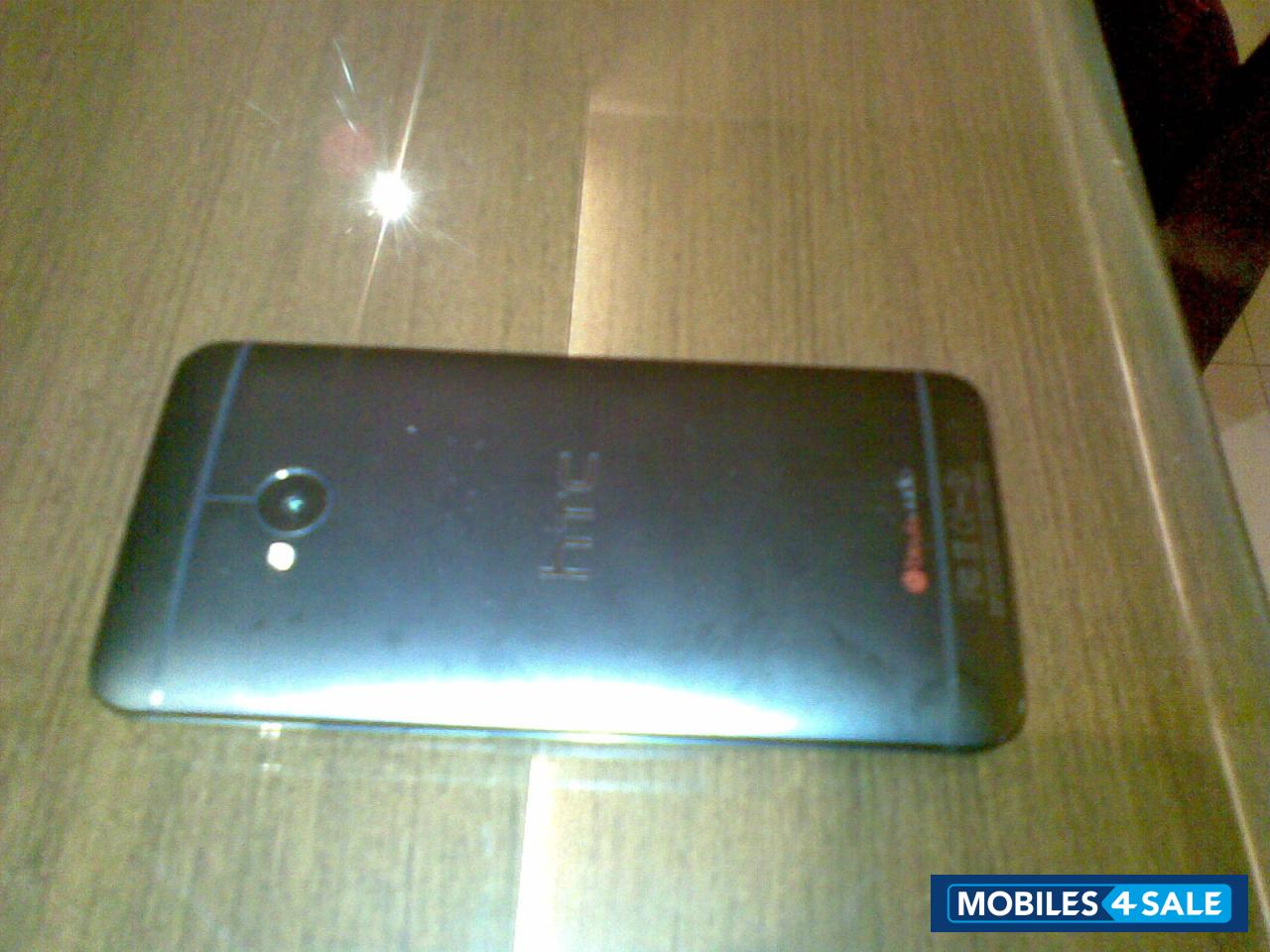 Black HTC One Black HTC One