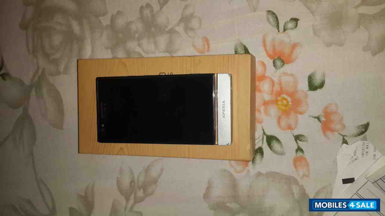 Silver Sony Xperia P