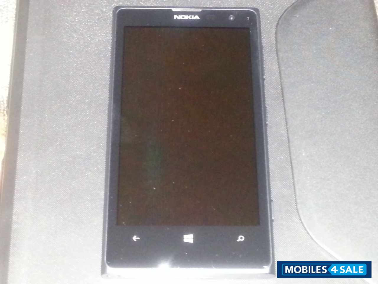 Black Nokia Lumia 1020