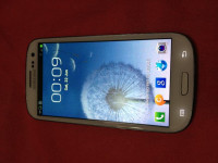 White Samsung Galaxy S3