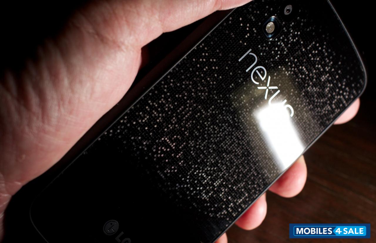 Black Google Nexus 4