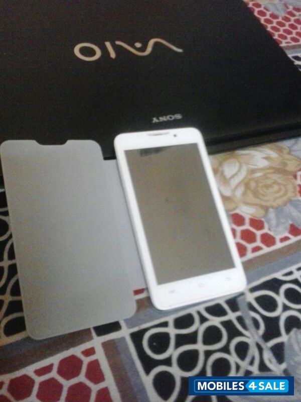 White Micromax Canvas Viva A72 White Micromax Canvas Viva A72
