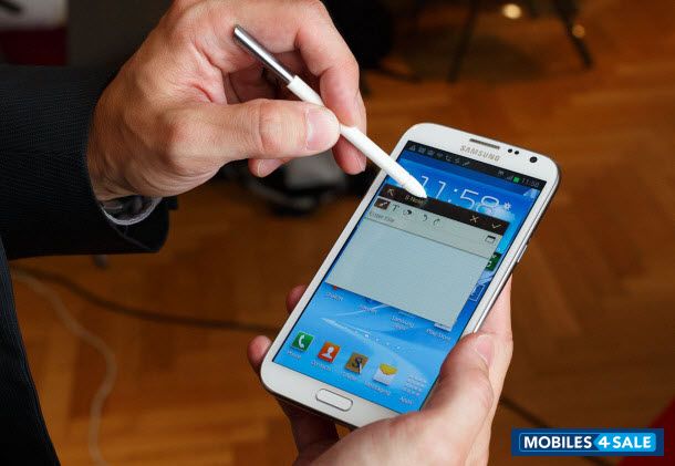 White Samsung Galaxy Note 2