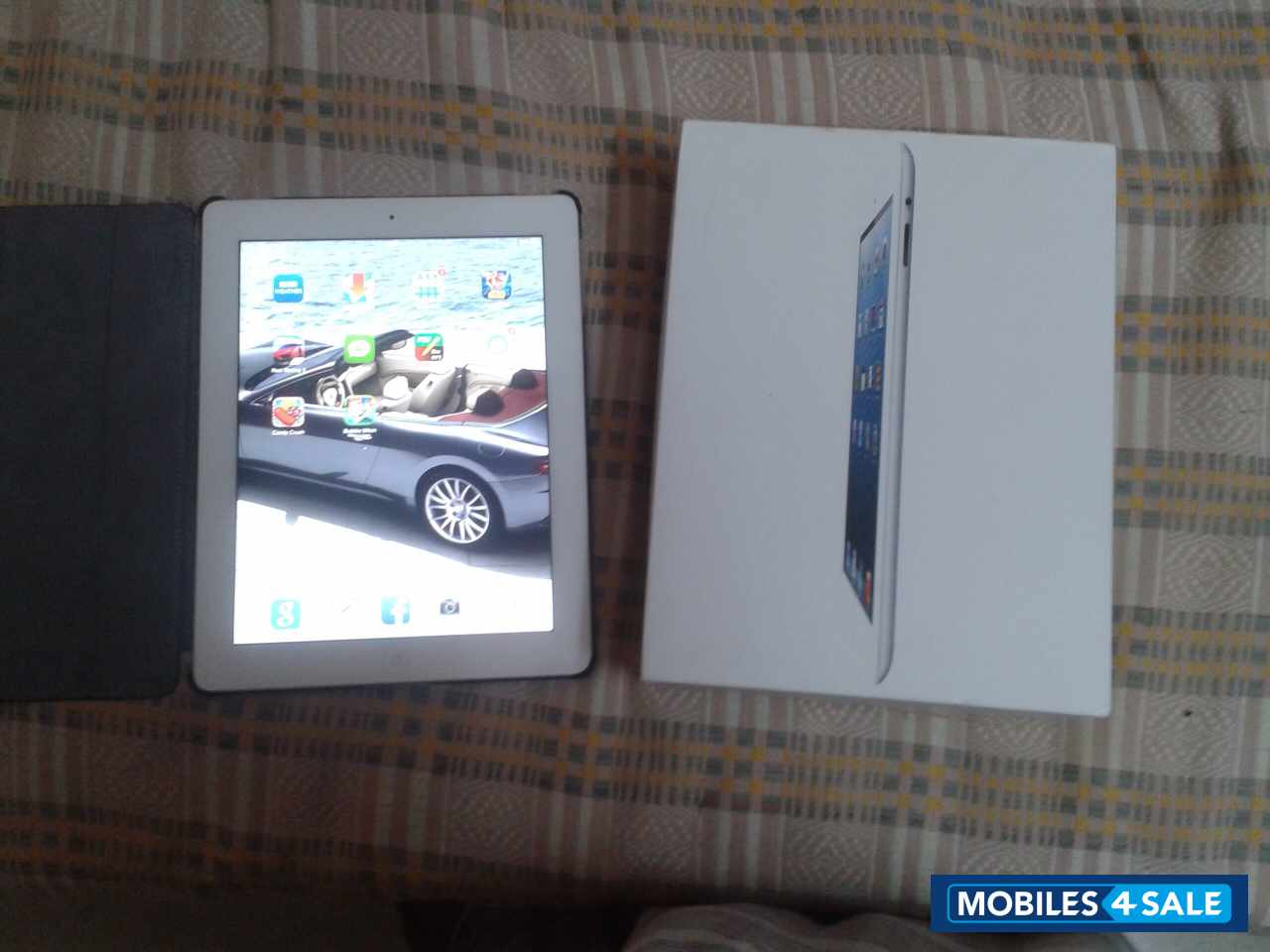 White Apple iPad4 Wi-Fi Cellular