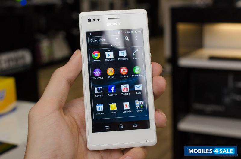 White Sony Xperia M