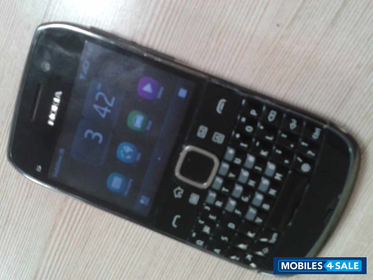 Black Nokia E6-00