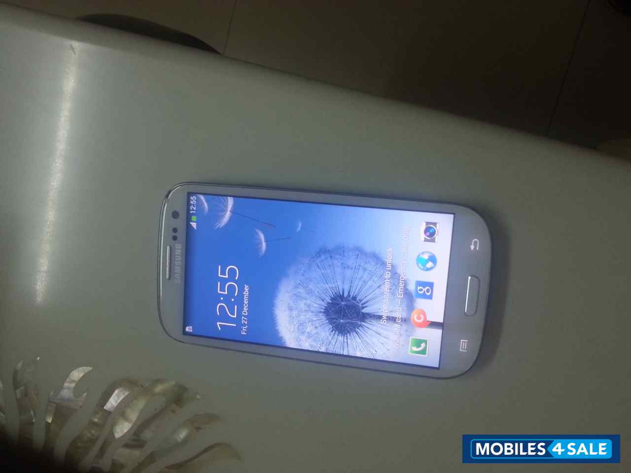 White Samsung Galaxy S3