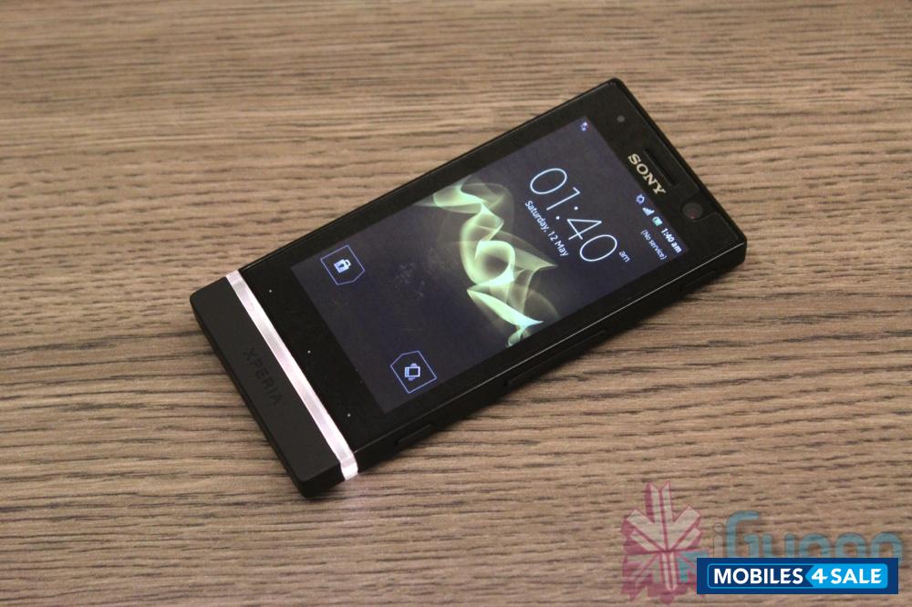 Black Sony Xperia U