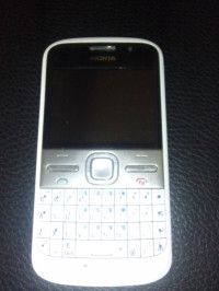 White Nokia E5-00