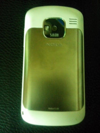 White Nokia E5-00