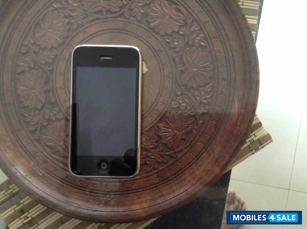 Black Apple iPhone 3GS Black Apple iPhone 3GS