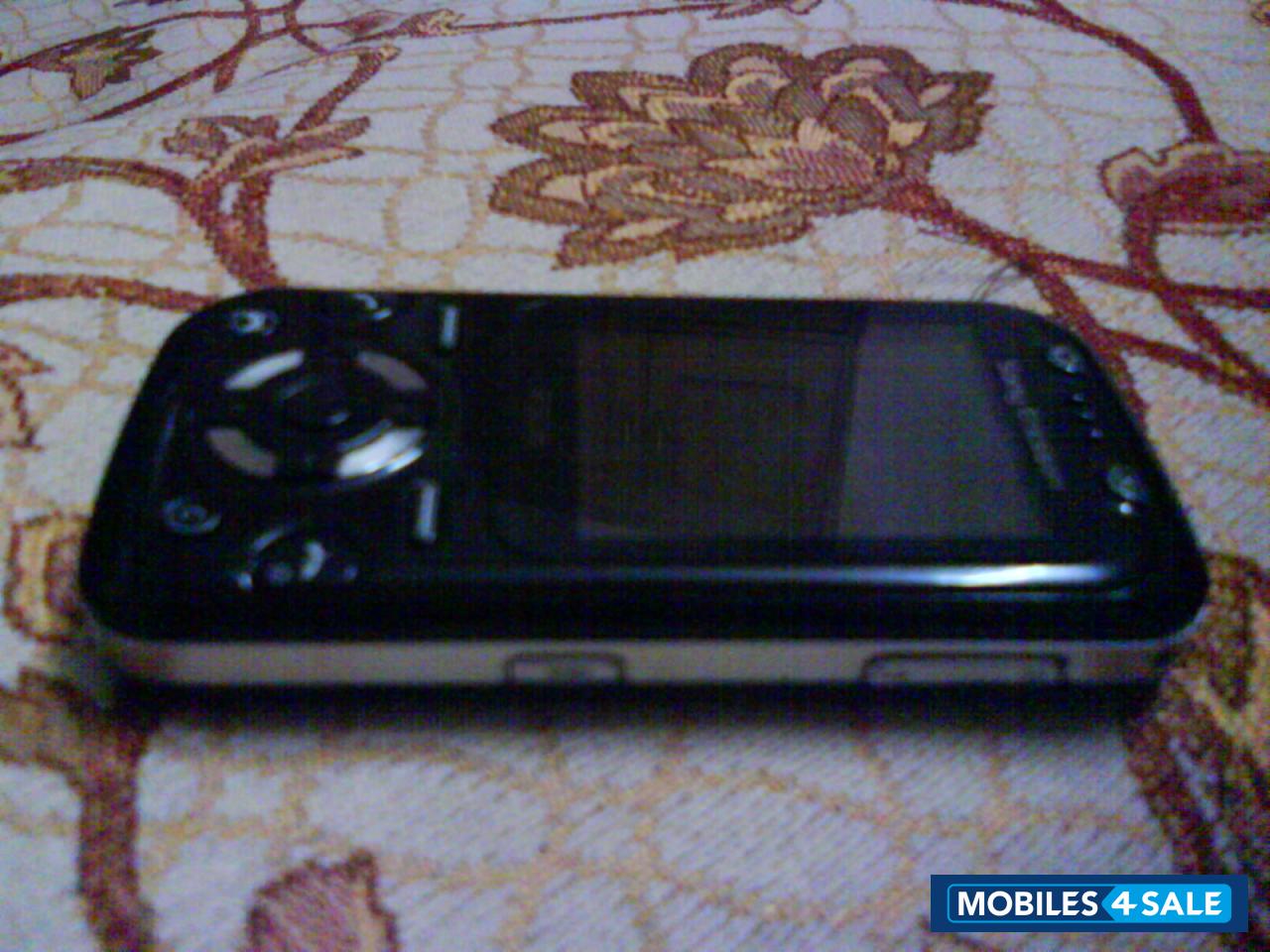 Black Sony Ericsson F305 Black Sony Ericsson F305