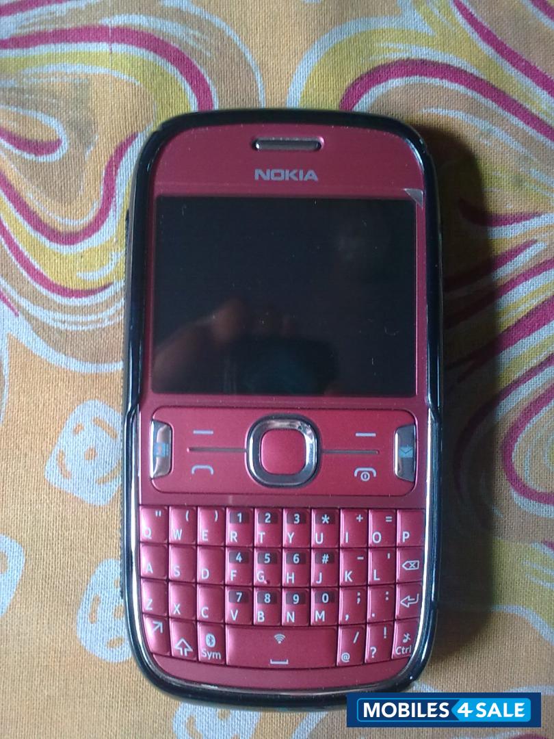Red Nokia Asha 302