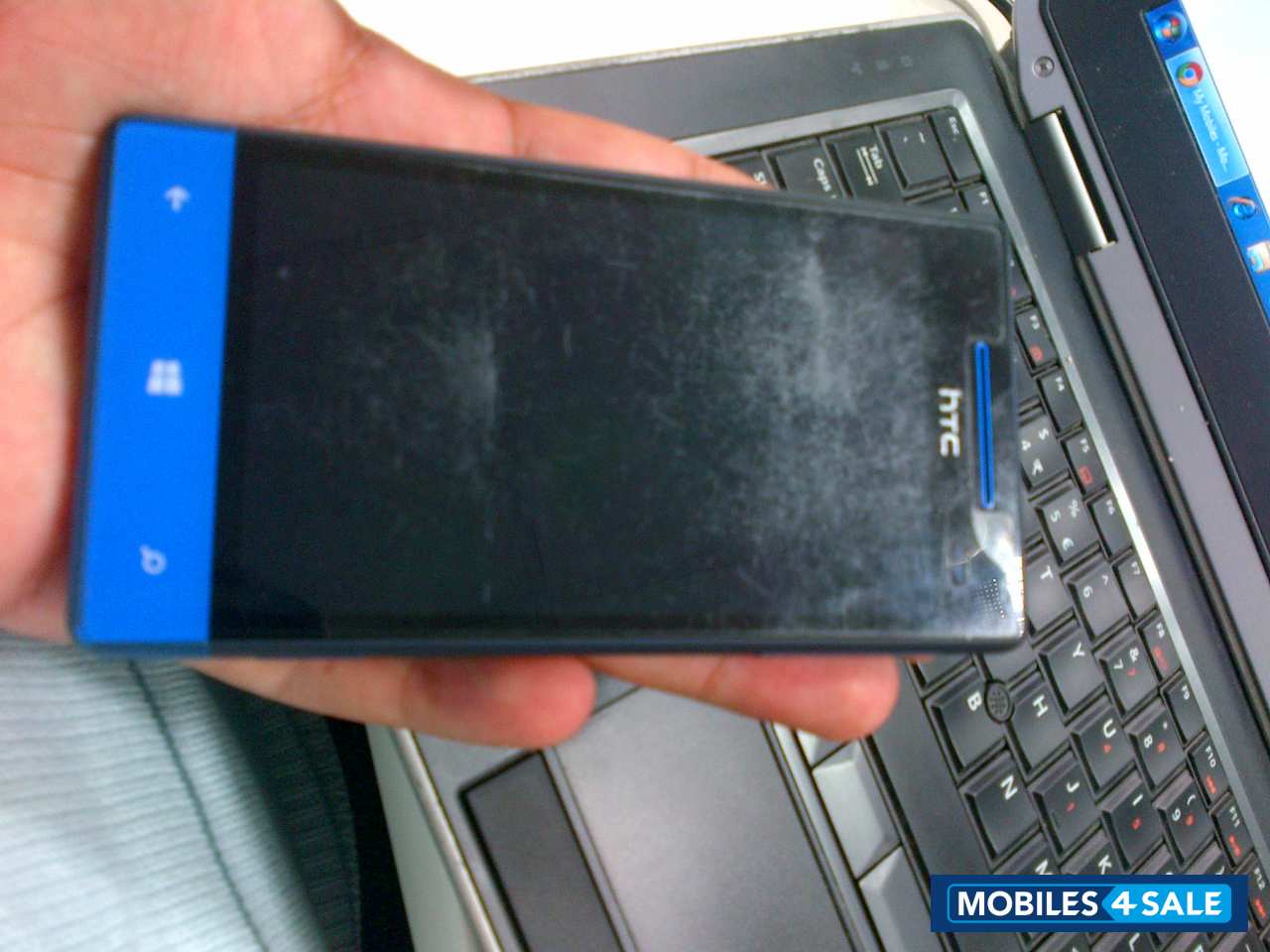 Blue HTC 8S Blue HTC 8S