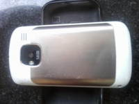 White Nokia E5-00
