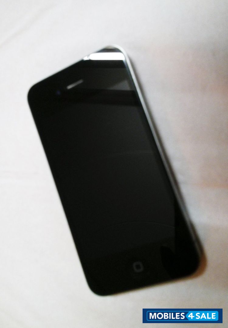 Black Apple iPhone 4 Black Apple iPhone 4