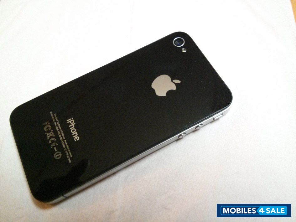 Black Apple iPhone 4 Black Apple iPhone 4