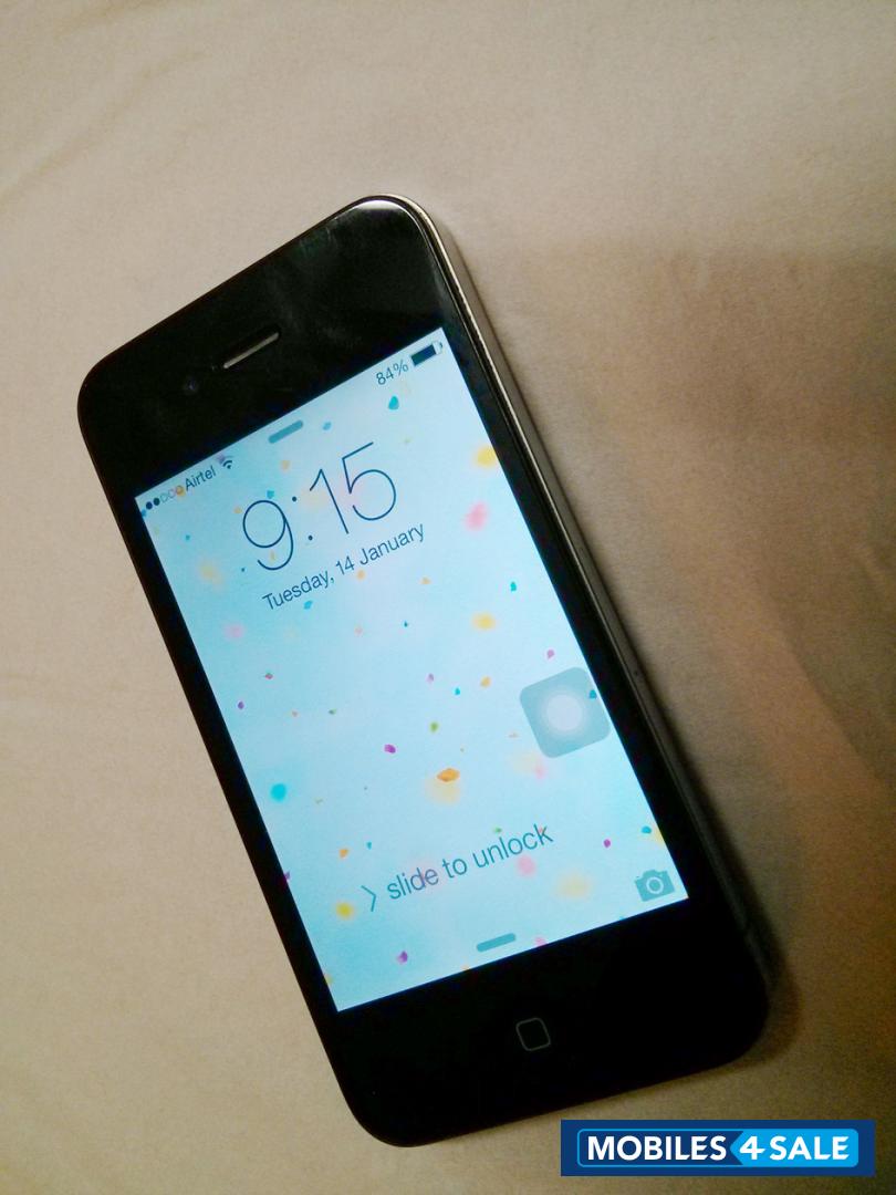 Black Apple iPhone 4 Black Apple iPhone 4