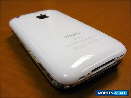 White Apple iPhone 3GS