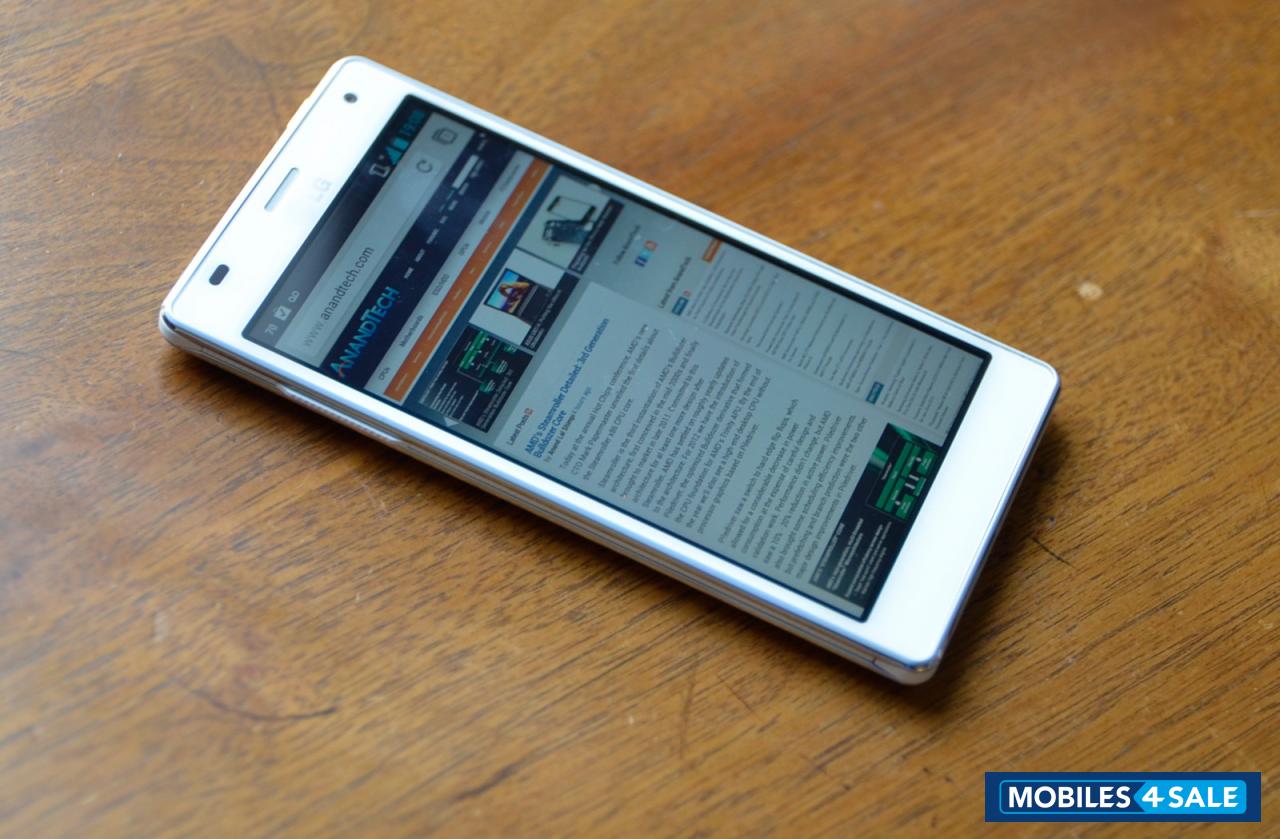 White LG Optimus 4X HD