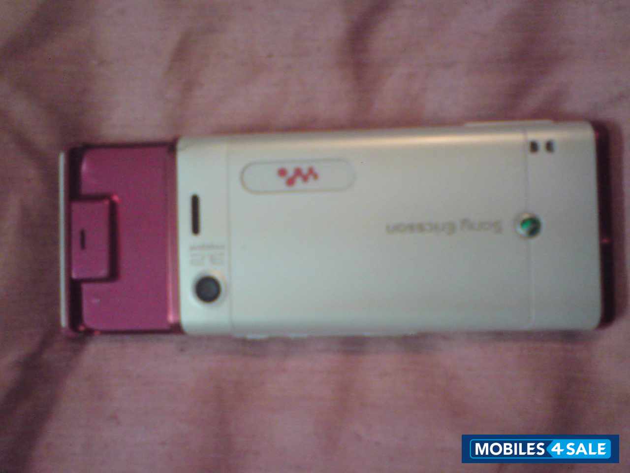 White Sony Ericsson W595