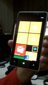 White Nokia Lumia 820