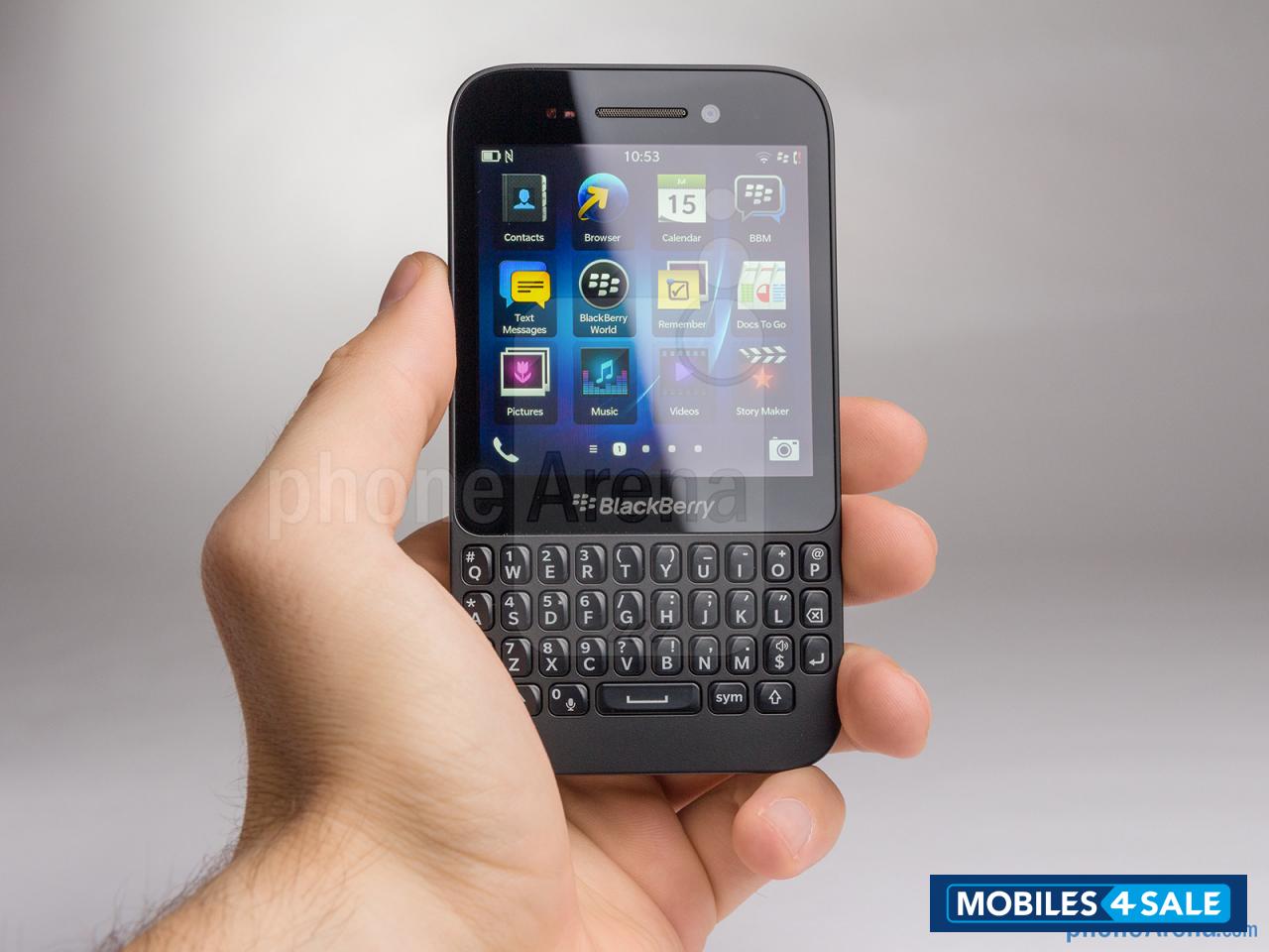 Black BlackBerry Q5