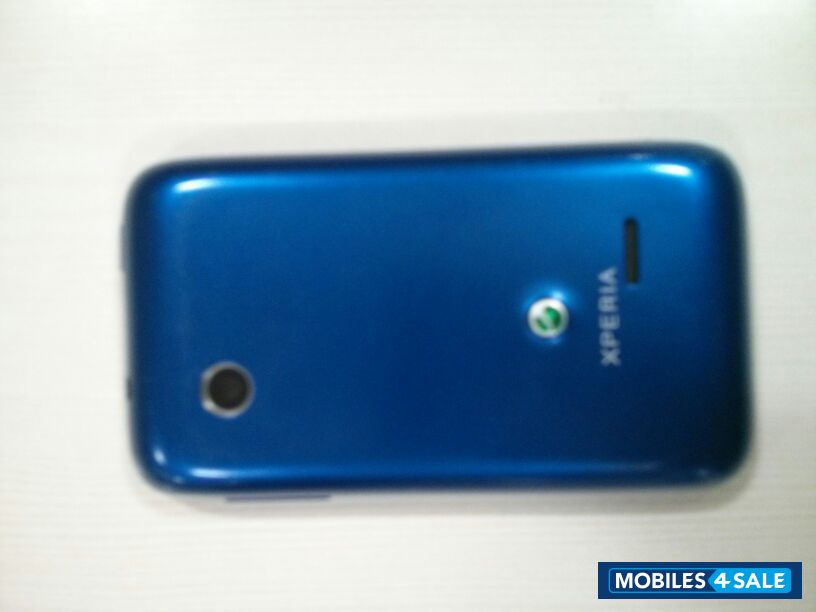 Blue Sony Xperia tipo Blue Sony Xperia tipo