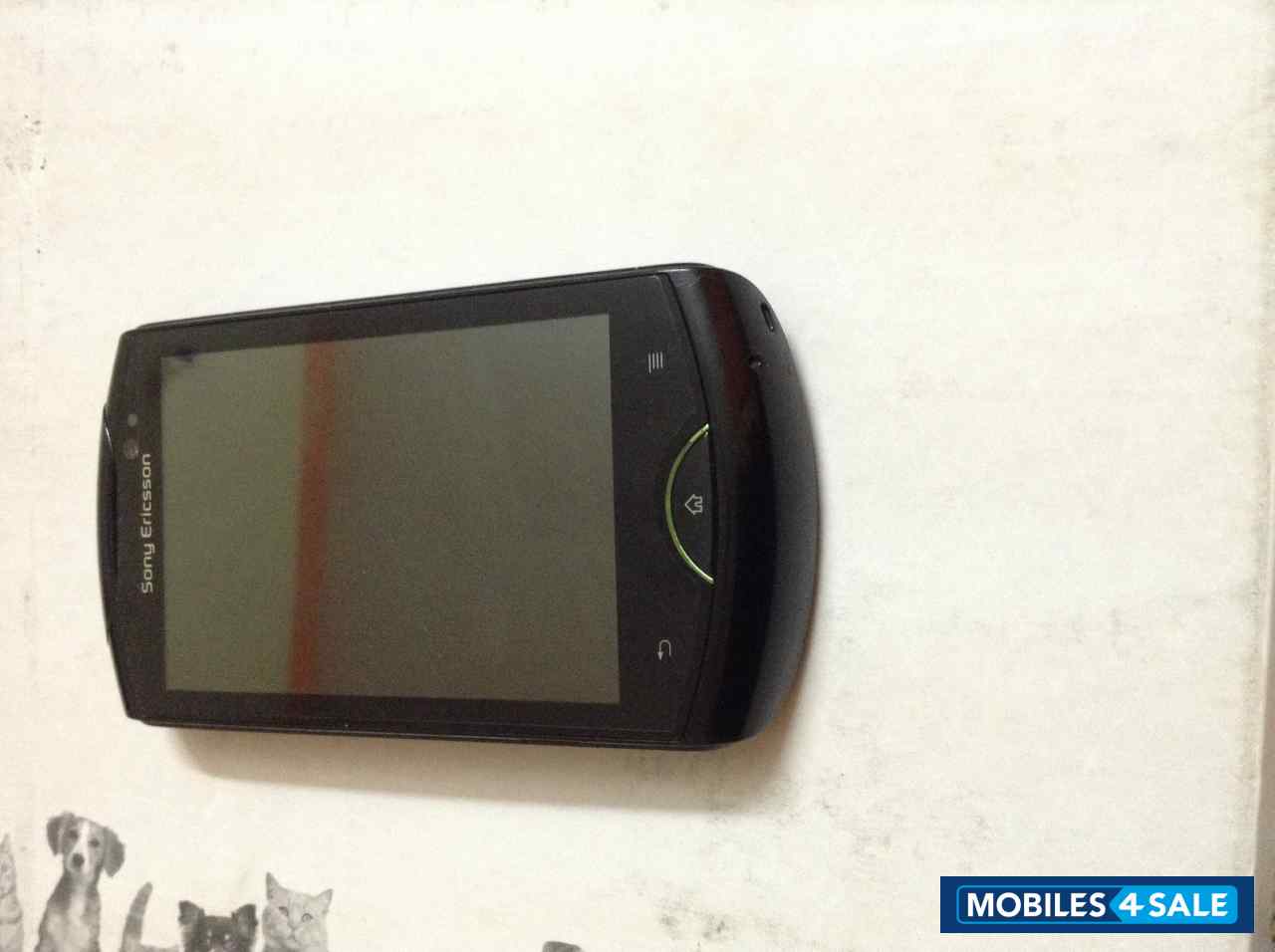 Black Sony Ericsson WT19i live with walkman Black Sony Ericsson WT19i live with walkman