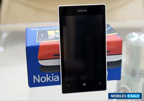White Nokia Lumia 520 White Nokia Lumia 520