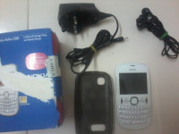 White Nokia Asha 200