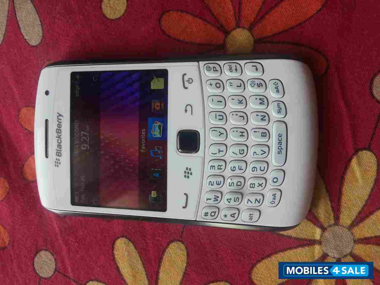 White BlackBerry Curve 9360