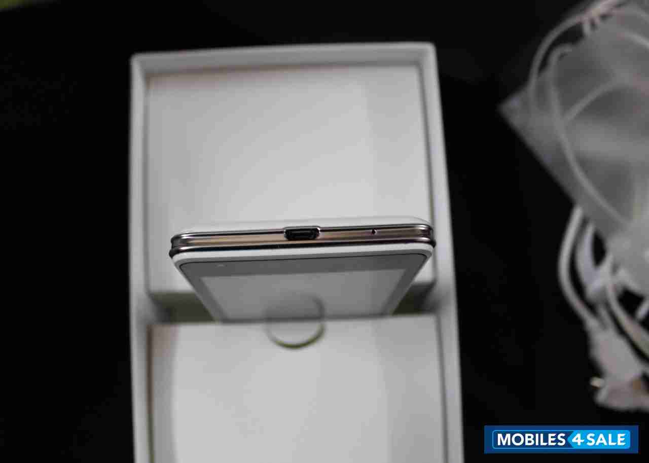 White Xolo Q500 White Xolo Q500