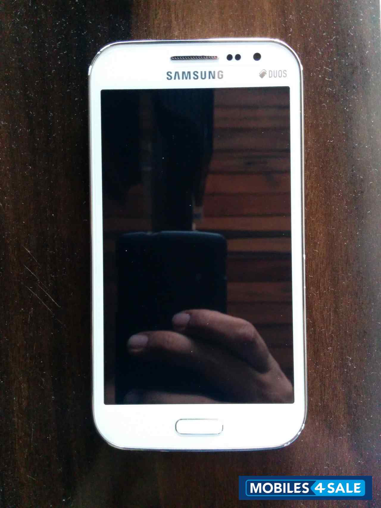 White Samsung Galaxy Grand Quarttro