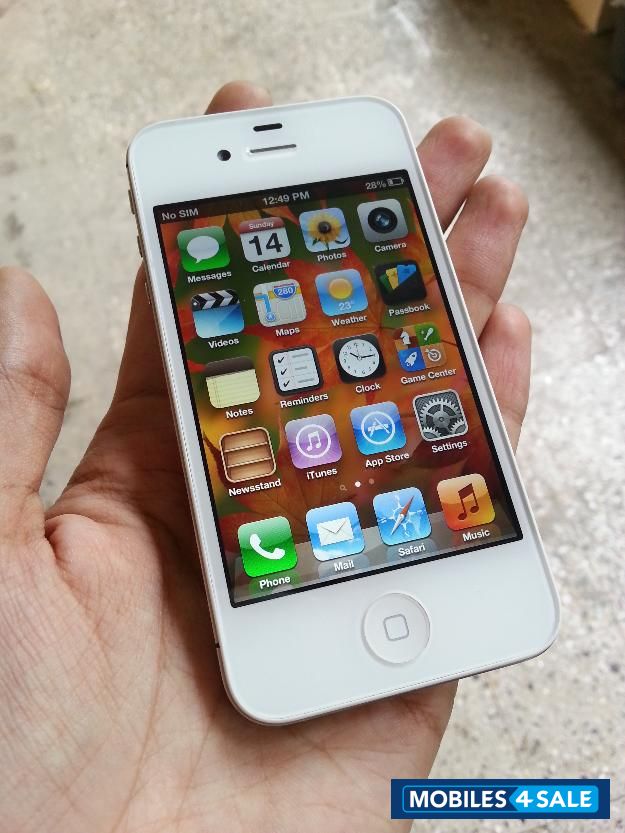 White Apple iPhone 4
