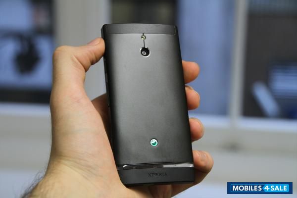 Black Sony Xperia P Black Sony Xperia P