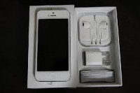 White Apple iPhone 5