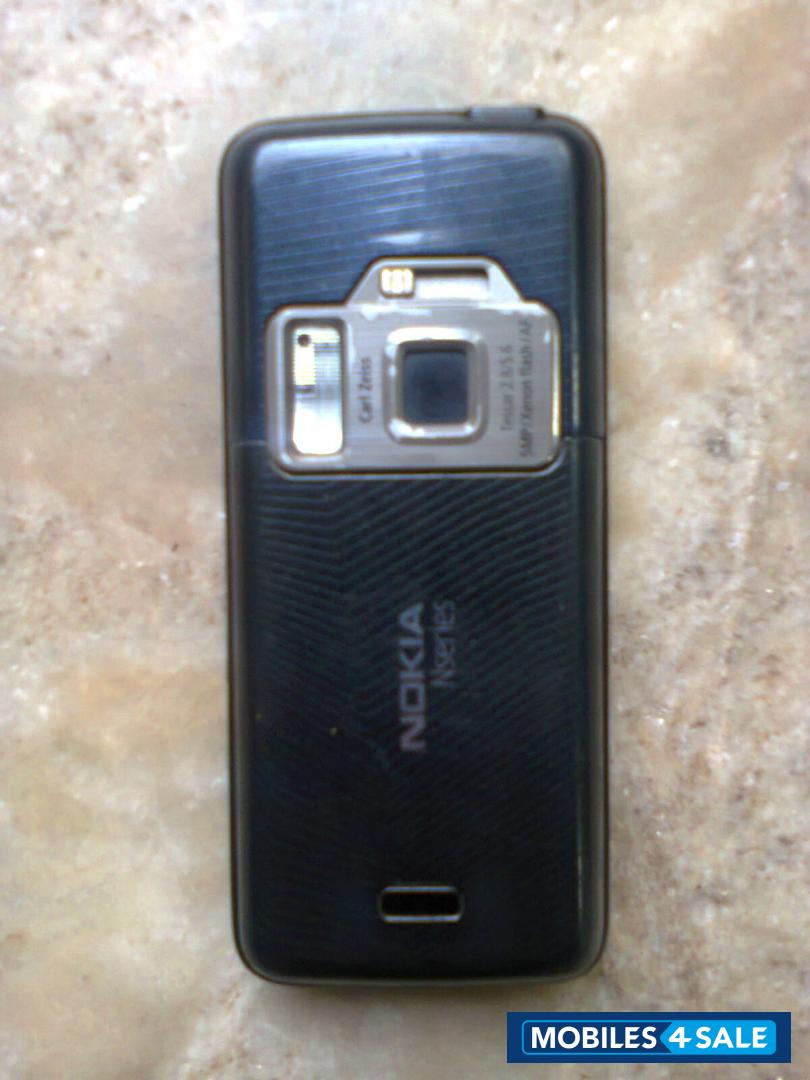 Black Nokia N82