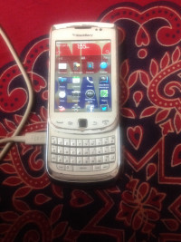 White BlackBerry Torch 9810