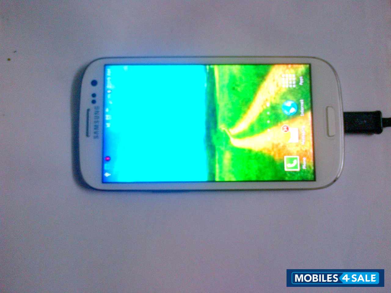 White Samsung Galaxy S3