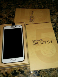 White Samsung Galaxy 5