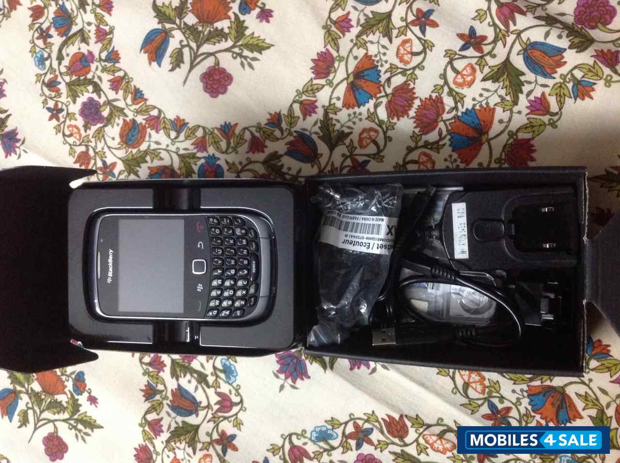 Black BlackBerry Curve 9300
