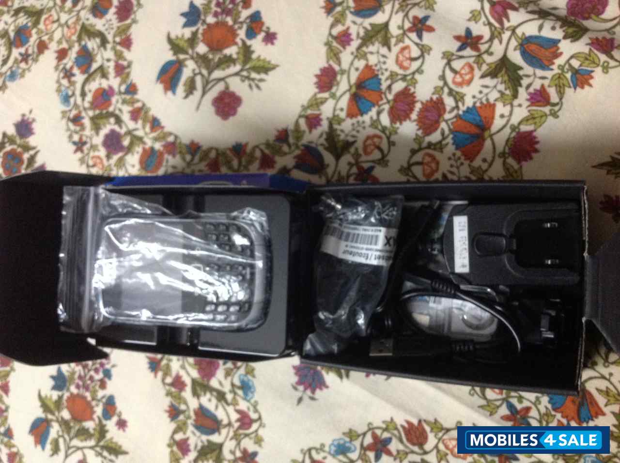 Black BlackBerry Curve 9300