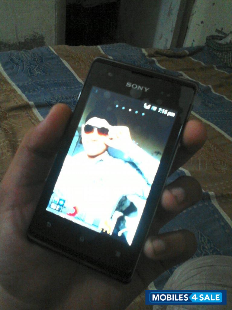 Black Sony Xperia E