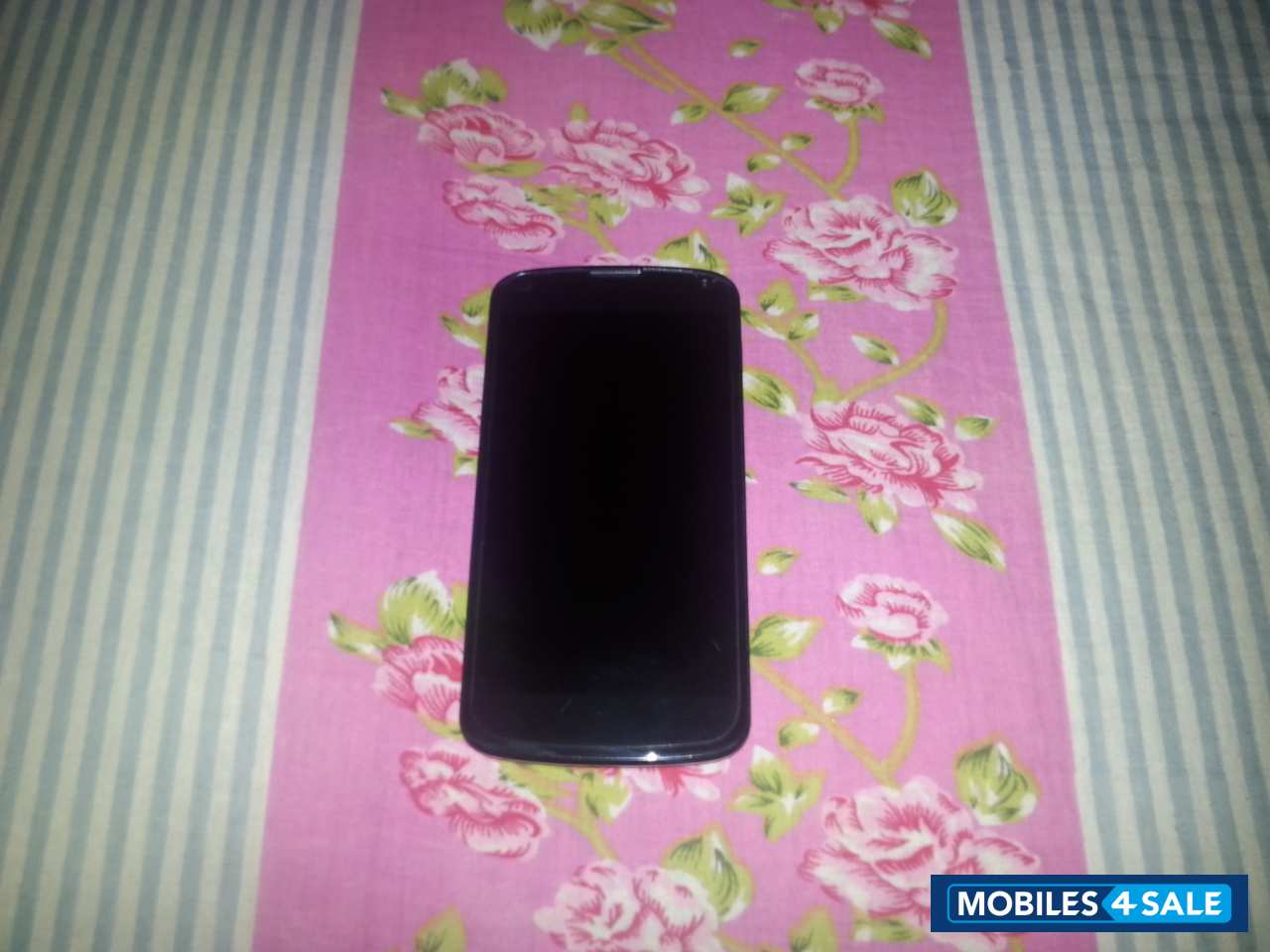 White Google Nexus 4