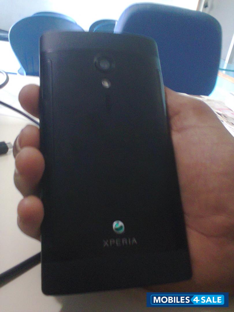 Black Sony Xperia