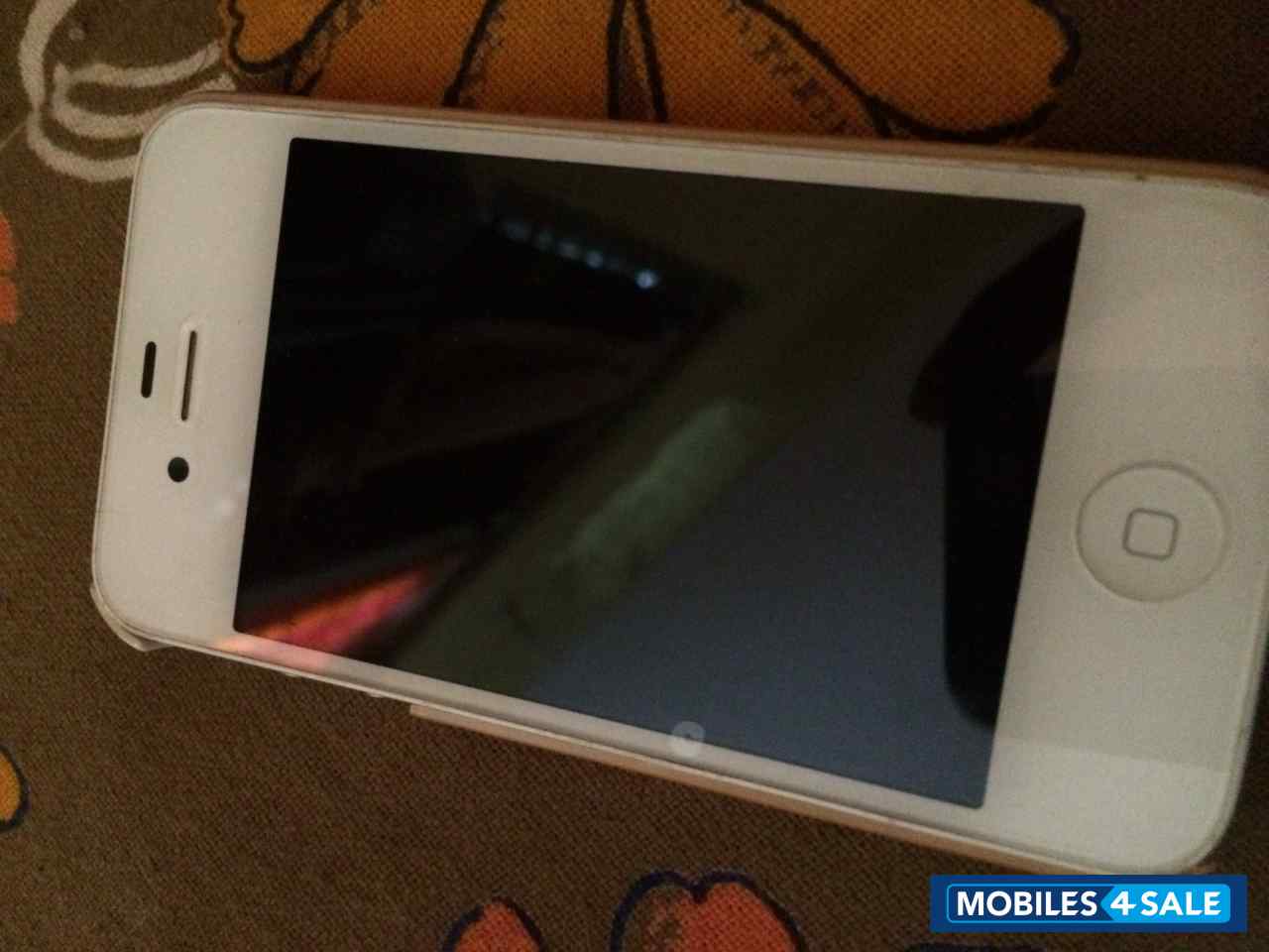 White Apple iPhone 4S