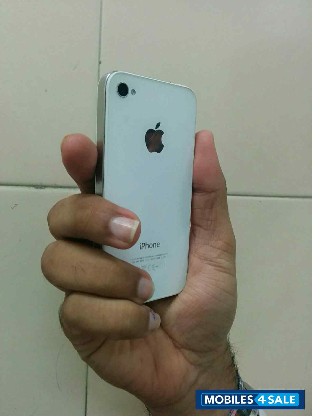 White Apple iPhone 4